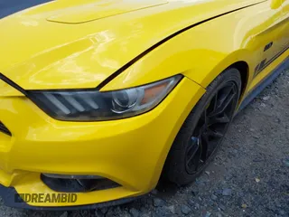 2015 Ford Mustang GT Premium z VIN 1FATP8FF9F5323726, wystawiony jako IAAI lot #42479740 z przebiegiem 68 581 mil mil oraz . Historia ofert i sprzedaży dostępna na DreamBid. Obrazek 15.