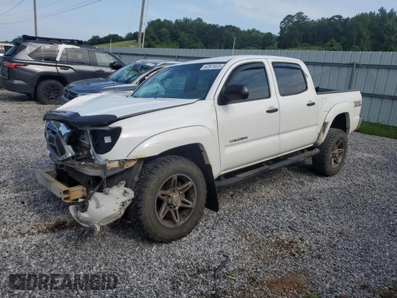 2015 Toyota Tacoma с VIN 5TFLU4EN3FX132165, выставлен на аукционе Copart как лот 62501525 с пробегом 180 887 миль миль и Списание • Salvage title. История ставок и продаж доступна на DreamBid. Изображение 1.