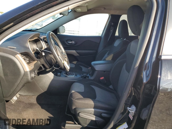 2018 Jeep Cherokee Latitude Tech Connect with VIN 1C4PJMCB9JD541087, listed as a Copart auction lot 86694734 with 124,072 mi miles and Non Repairable. Bid and sale history available at carsss.com. Image 7.