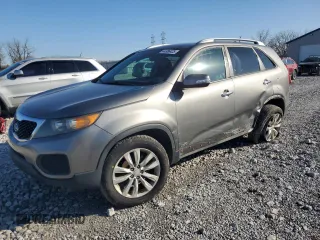 2011 Kia Sorento LX with VIN 5XYKTDA29BG065420, listed as a Copart auction lot 44386425 with 167,033 mi miles and Salvage Title. Bid and sale history available at carsss.com. Image 1.