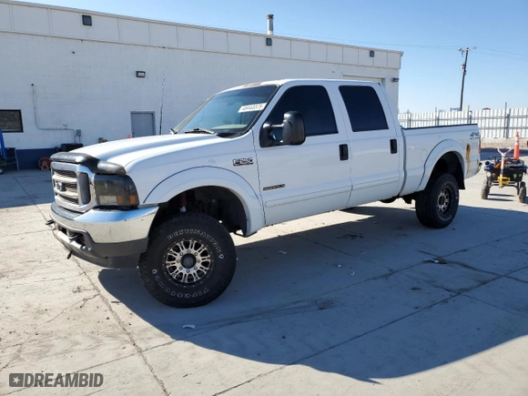2001 Ford Super Duty F-250 XL with VIN 1FTNW21F21EB68990, listed as a Copart auction lot 46443375 with 311,304 mi miles and Salvage Title. Bid and sale history available at carsss.com. Image 1.