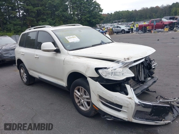 2008 Volkswagen Touareg V6 with VIN WVGBE77L38D019421, listed as a IAAI auction lot 40370604 with Not Provided miles and . Bid and sale history available at DreamBid. Image 1.