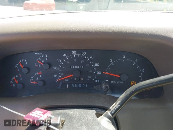 2001 Ford F-250 XL z VIN 1FTNF21L91EC17897, wystawiony jako IAAI lot #42216133 z przebiegiem 220 682 mil mil oraz . Historia ofert i sprzedaży dostępna na DreamBid. Obrazek 7.