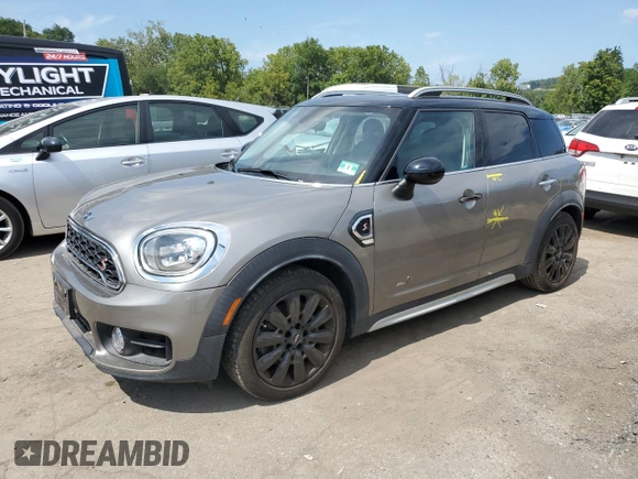 2018 MINI Countryman Cooper S with VIN WMZYT5C38J3D82939, listed as a Copart auction lot 69400874 with 0 mi miles and Salvage Title. Bid and sale history available at carsss.com. Image 1.