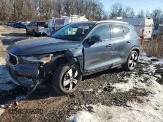 2021 Volvo XC40 Momentum with VIN YV4162UK3M2456124, listed as a Copart auction lot 41666365 with 20,542 mi miles and Salvage Title. Bid and sale history available at carsss.com. Image 1.
