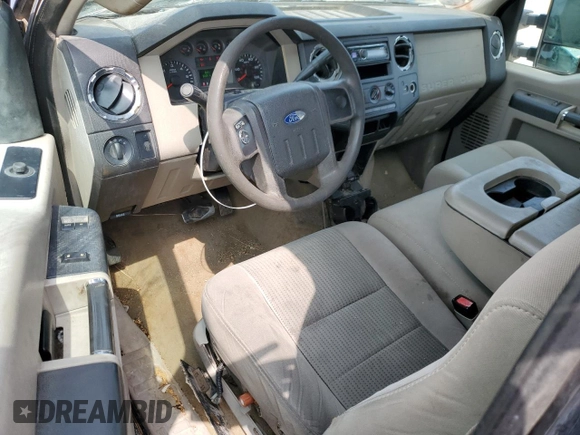 2008 Ford F-250 XL с VIN 1FTSX21508EB12984, выставлен на аукционе Copart как лот 54117175 с пробегом 131 009 миль миль и Чистый • Clean title. История ставок и продаж доступна на DreamBid. Изображение 8.