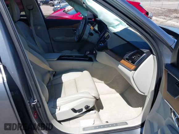 2016 Volvo XC90 T6 Inscription with VIN YV4A22PL4G1034597, listed as a IAAI auction lot 41787550 with 118,744 mi miles. Bid and sale history available at carsss.com. Image 5.