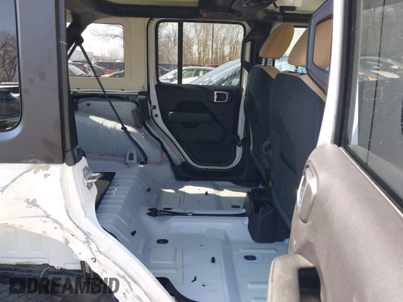 2020 Jeep Wrangler Unlimited Sahara with VIN 1C4HJXEN7LW180589, listed as a IAAI auction lot 41784143 with 58,955 mi miles. Bid and sale history available at carsss.com. Image 8.