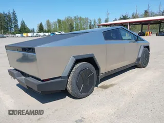 2024 Tesla Cybertruck Cyberbeast z VIN 7G2CEHEE1RA036094, wystawiony jako IAAI lot #42047976 z przebiegiem 13 mil mil oraz . Historia ofert i sprzedaży dostępna na DreamBid. Obrazek 4.