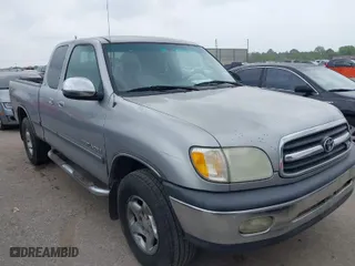 2002 Toyota Tundra SR5 with VIN 5TBRT34102S317322, listed as a IAAI auction lot 41907115 with 192,277 mi miles. Bid and sale history available at carsss.com. Image 1.