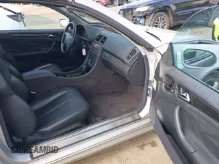 2003 Mercedes-Benz CLK 430 z VIN WDBLK70G13T130450, wystawiony jako IAAI lot #42280960 z przebiegiem 83 013 mil mil oraz . Historia ofert i sprzedaży dostępna na DreamBid. Obrazek 5.