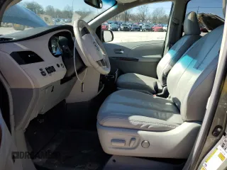 2011 Toyota Sienna XLE AAS с VIN 5TDYK3DC2BS096636, выставлен на аукционе Copart как лот 39746143 с пробегом 77 793 миль миль и На запчасти • Non repairable. История ставок и продаж доступна на DreamBid. Изображение 7.