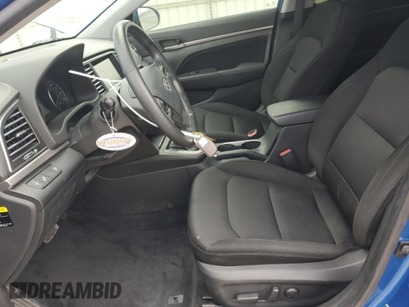 2017 Hyundai Elantra SE z VIN 5NPD84LF9HH182264, wystawiony jako Copart lot #56861135 z przebiegiem 84 768 mil mil oraz Szkoda całkowita • Salvage title. Historia ofert i sprzedaży dostępna na DreamBid. Obrazek 7.