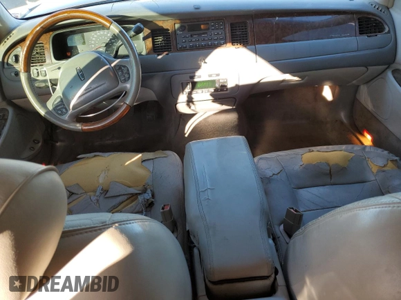 2002 Lincoln Town Car Signature z VIN 1LNHM82W02Y611525, wystawiony jako Copart lot #81514784 z przebiegiem 123 140 mil mil oraz Szkoda całkowita • Salvage title. Historia ofert i sprzedaży dostępna na DreamBid. Obrazek 8.