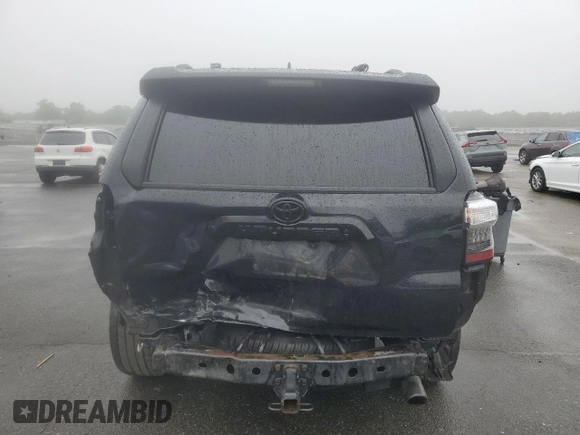 2020 Toyota 4Runner SR5 with VIN JTEBU5JR1L5806679, listed as a Copart auction lot 59961805 with 82,827 mi miles and Salvage title. Bid and sale history available at DreamBid. Image 6.