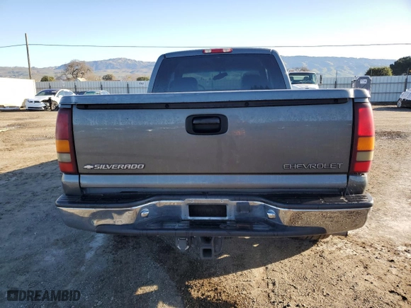 2001 Chevrolet Silverado 1500 LS with VIN 2GCEC19TX11265109, listed as a Copart auction lot 44585145 with 0 mi miles and Salvage Title. Bid and sale history available at carsss.com. Image 6.