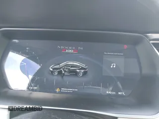 2017 Tesla Model S 100D z VIN 5YJSA1E45HF198921, wystawiony jako IAAI lot #42378026 z przebiegiem 104 967 mil mil oraz . Historia ofert i sprzedaży dostępna na DreamBid. Obrazek 7.