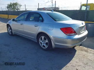 2006 Acura RL with VIN JH4KB16526C005234, listed as a IAAI auction lot 42130374 with 343,839 mi miles and . Bid and sale history available at DreamBid. Image 3.