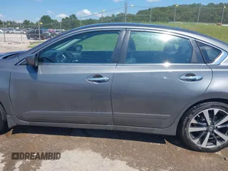 2017 Nissan Altima SV with VIN 1N4AL3AP5HC493702, listed as a IAAI auction lot 42661383 with 195,280 mi miles and . Bid and sale history available at DreamBid. Image 14.