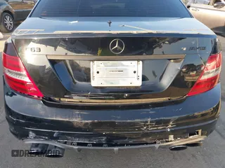 2009 Mercedes-Benz C 63 AMG with VIN WDDGF77X39F231287, listed as a IAAI auction lot 41556195 with 173,471 mi miles and . Bid and sale history available at DreamBid. Image 6.