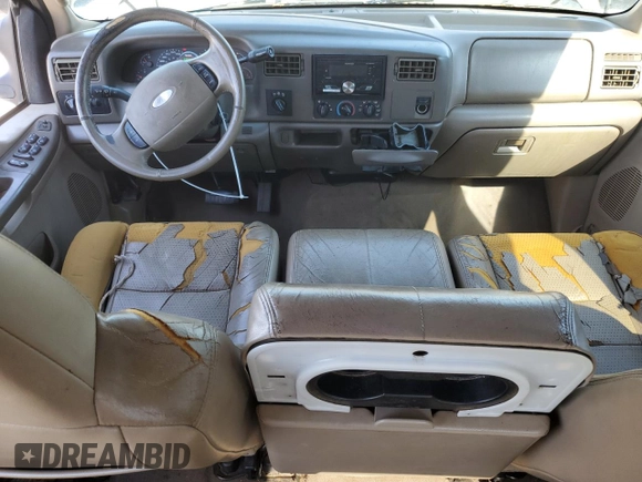 2003 Ford F-350 XL with VIN 1FTSW31F63EA39632, listed as a Copart auction lot 52947705 with 372,288 mi miles and Salvage title. Bid and sale history available at DreamBid. Image 8.