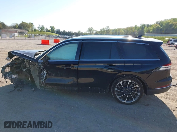 2022 Lincoln Aviator Reserve with VIN 5LM5J7XC1NGL08524, listed as a IAAI auction lot 42044037 with Not provided miles and . Bid and sale history available at DreamBid. Image 13.