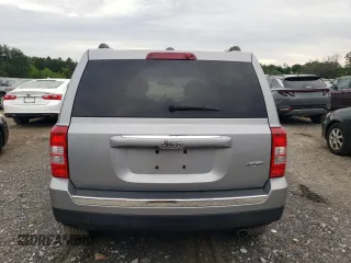 2017 Jeep Patriot High Altitude z VIN 1C4NJPFA8HD188251, wystawiony jako Copart lot #52849205 z przebiegiem 66 983 mil mil oraz Szkoda całkowita • Salvage title. Historia ofert i sprzedaży dostępna na DreamBid. Obrazek 6.