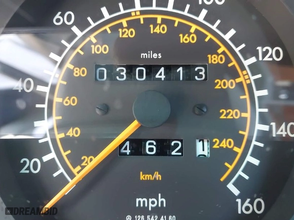 1991 Mercedes-Benz 420 Series 420SEL with VIN WDBCA35E0MA580834, listed as a IAAI auction lot 41949794 with 30,413 mi miles. Bid and sale history available at carsss.com. Image 12.