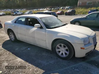 2005 Chrysler 300 with VIN 2C3JA53G55H584006, listed as a Copart auction lot 76698204 with 0 mi miles and Salvage Title. Bid and sale history available at carsss.com. Image 4.