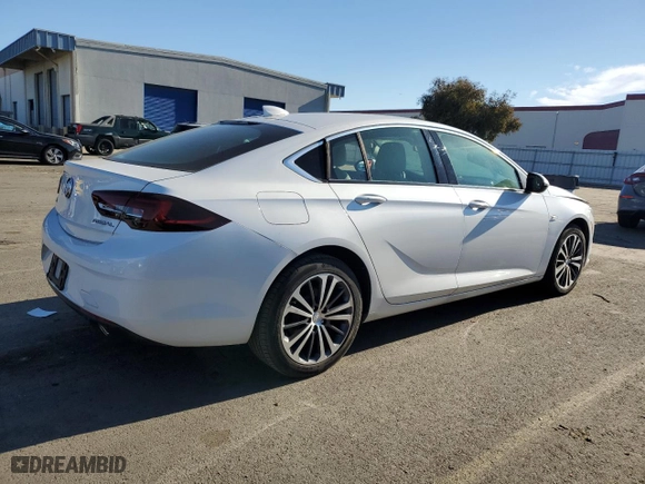 2018 Buick Regal Sportback Essence with VIN W04GP6SX6J1104053, listed as a Copart auction lot 83095274 with NaN miles and Clean Title. Bid and sale history available at carsss.com. Image 3.