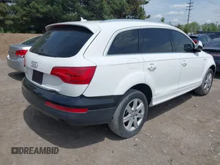 2011 Audi Q7 S line с VIN WA1DGAFE2BD006121, выставлен на аукционе IAAI как лот 42177073 с пробегом 212 163 миль миль и . История ставок и продаж доступна на DreamBid. Изображение 4.