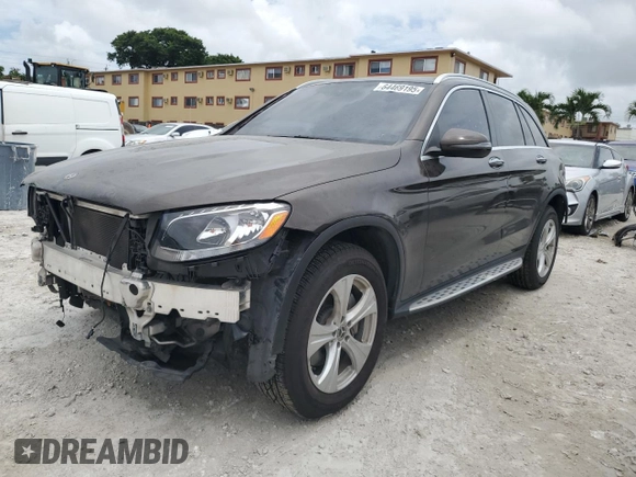 2018 Mercedes-Benz GLC 300 z VIN WDC0G4JBXJV060367, wystawiony jako Copart lot #64469195 z przebiegiem 105 569 mil mil oraz Szkoda całkowita • Salvage title. Historia ofert i sprzedaży dostępna na DreamBid. Obrazek 1.
