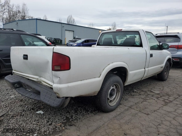 2000 Chevrolet S-10 LS with VIN 1GCCS1448YK160492, listed as a Copart auction lot 84990194 with 216,303 mi miles and Salvage Title. Bid and sale history available at carsss.com. Image 3.