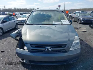 2008 Kia Sedona LX with VIN KNDMB233686204047, listed as a IAAI auction lot 41904157 with 123,700 mi miles. Bid and sale history available at carsss.com. Image 12.