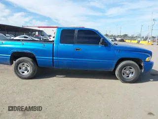 1999 Dodge 1500 z VIN 3B7HC13Z2XG197088, wystawiony jako IAAI lot #41686269 z przebiegiem 210 662 mil mil oraz . Historia ofert i sprzedaży dostępna na DreamBid. Obrazek 13.