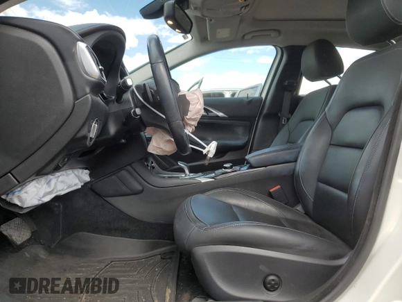2018 Infiniti QX30 Premium with VIN SJKCH5CR2JA052770, listed as a Copart auction lot 61227824 with 39,761 mi miles and Salvage Title. Bid and sale history available at carsss.com. Image 7.