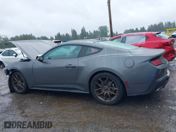 2024 Ford Mustang EcoBoost с VIN 1FA6P8TH3R5138045, выставлен на аукционе IAAI как лот 42385957 с пробегом 1 708 миль миль и . История ставок и продаж доступна на DreamBid. Изображение 14.
