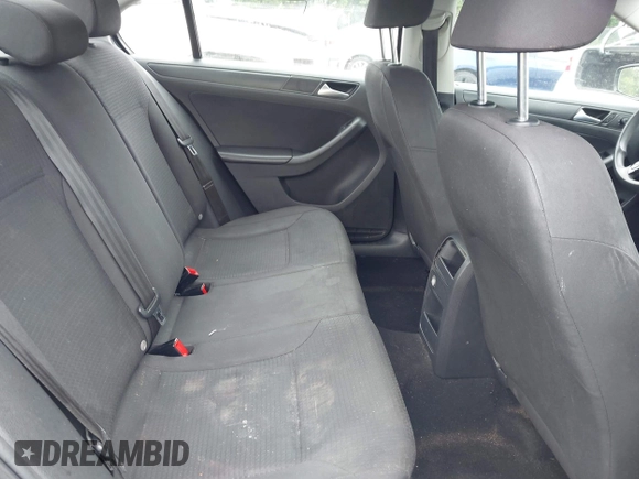 2015 Volkswagen Jetta S z VIN 3VW2K7AJ6FM217381, wystawiony jako IAAI lot #42371909 z przebiegiem 237 510 mil mil oraz . Historia ofert i sprzedaży dostępna na DreamBid. Obrazek 8.