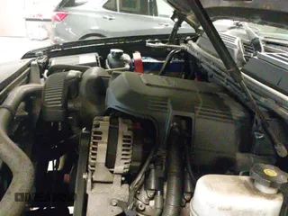 2008 Chevrolet Suburban 3LT z VIN 1GNFK16388J153783, wystawiony jako IAAI lot #42080742 z przebiegiem 301 158 mil mil oraz . Historia ofert i sprzedaży dostępna na DreamBid. Obrazek 19.