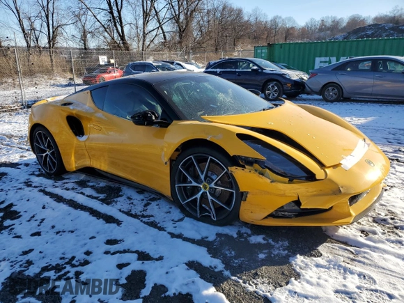 2024 Lotus Emira First Edition z VIN SCCLEKAX2RHB11154, wystawiony jako Copart lot #86479894 z przebiegiem 4634 mil mil oraz Szkody całkowita. Historia ofert i sprzedaży dostępna na DreamBid. Obrazek 4.