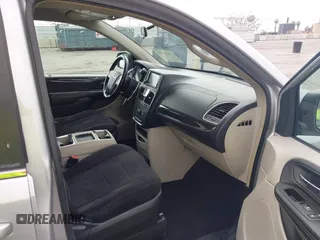 2011 Chrysler Town & Country Touring with VIN 2A4RR5DG2BR665177, listed as a IAAI auction lot 42213478 with 163,961 mi miles and . Bid and sale history available at DreamBid. Image 5.