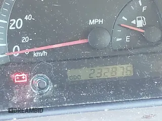2002 Toyota Camry LE z VIN 4T1BE32K02U051709, wystawiony jako IAAI lot #41485620 z przebiegiem 232 876 mil mil oraz . Historia ofert i sprzedaży dostępna na DreamBid. Obrazek 15.