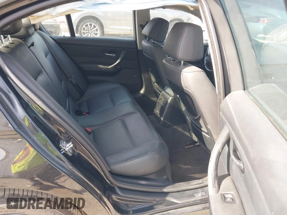 2008 BMW 3 Series 328xi with VIN WBAVC93548K045013, listed as a IAAI auction lot 42183945 with 118,454 mi miles and . Bid and sale history available at DreamBid. Image 8.