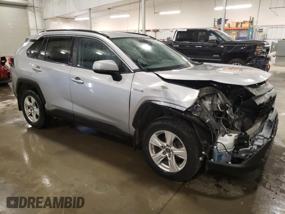 2019 Toyota RAV4 Hybrid XLE with VIN 2T3RWRFV2KW032119, listed as a Copart auction lot 49328235 with 135,235 mi miles and Salvage Title. Bid and sale history available at carsss.com. Image 4.