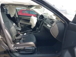 2017 Volkswagen Passat 1.8T SE with VIN 1VWBT7A3XHC030504, listed as a IAAI auction lot 41931494 with 43,781 mi miles. Bid and sale history available at carsss.com. Image 5.