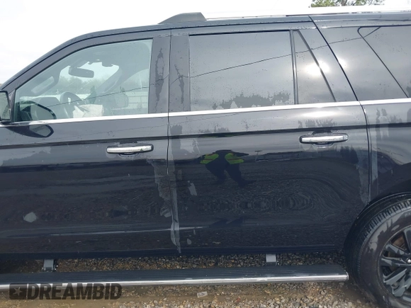2019 Ford Expedition Max Limited z VIN 1FMJK2AT3KEA17802, wystawiony jako IAAI lot #41386086 z przebiegiem 185 541 mil mil oraz . Historia ofert i sprzedaży dostępna na DreamBid. Obrazek 14.