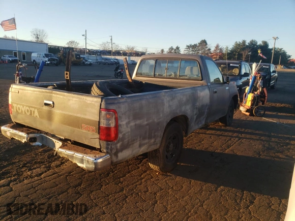 1993 Toyota T100 z VIN JT4VD10C5P0002752, wystawiony jako Copart lot #79648324 z przebiegiem 173 815 mil mil oraz Czysty tytuł • Clean title. Historia ofert i sprzedaży dostępna na DreamBid. Obrazek 3.