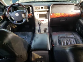 2003 Lincoln Navigator Luxury with VIN 5LMFU28R03LJ49212, listed as a Copart auction lot 89004565 with 191,791 mi miles and Salvage Title. Bid and sale history available at carsss.com. Image 8.
