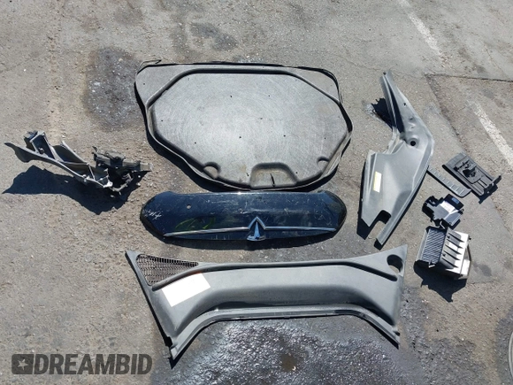 2014 Tesla Model S 60 with VIN 5YJSA1H19EFP36971, listed as a IAAI auction lot 42525811 with Not provided miles and . Bid and sale history available at DreamBid. Image 12.