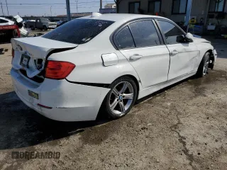 2015 BMW 3 Series 320i z VIN WBA3B1C59FK141566, wystawiony jako Copart lot #49119465 z przebiegiem 75 310 mil mil oraz Szkoda całkowita • Salvage title. Historia ofert i sprzedaży dostępna na DreamBid. Obrazek 3.